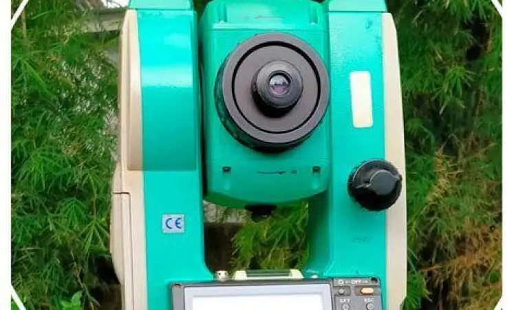 Alat Ukur Tanah Modern Alat ukur tanah digital untuk menghitung hektar