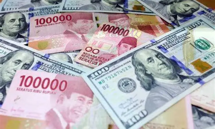Perbandingan Mata Uang USD dan IDR Uang kertas Dollar Amerika dan Rupiah Indonesia
