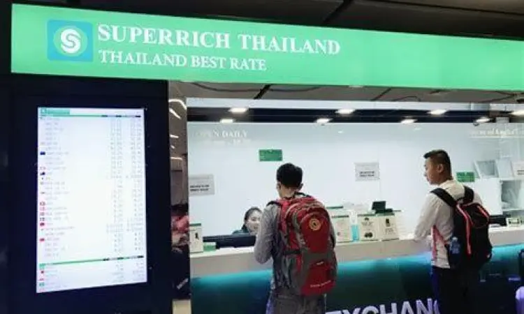 Booth penukaran uang SuperRich di Thailand
