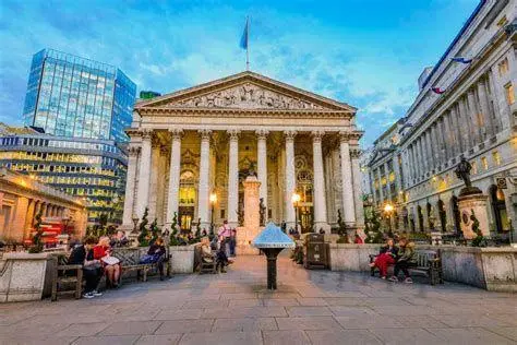 Pusat Keuangan London Gedung London Stock Exchange sebagai pusat keuangan