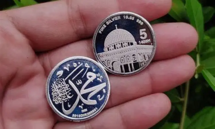 Koin dirham perak murni untuk investasi