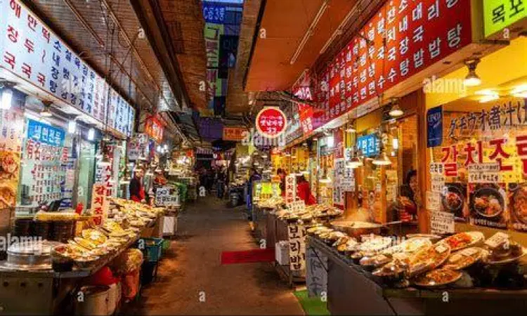 Pasar makanan di Seoul Korea Selatan