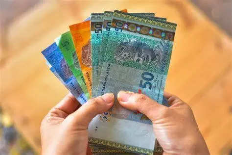 Perbandingan Mata Uang MYR dan IDR Mata uang Ringgit Malaysia dan Rupiah
