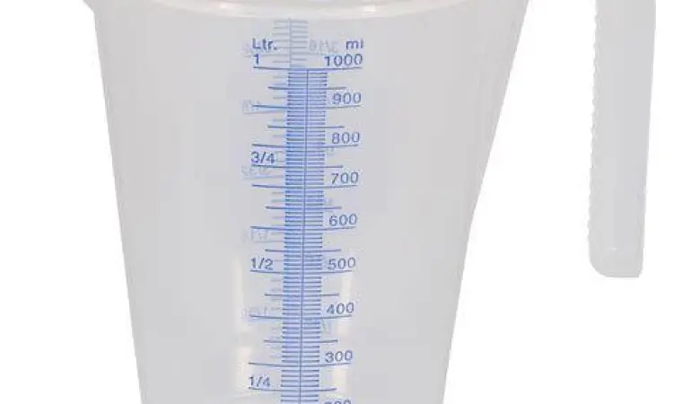 Gelas ukur berisi air untuk ilustrasi 1 liter berapa gram