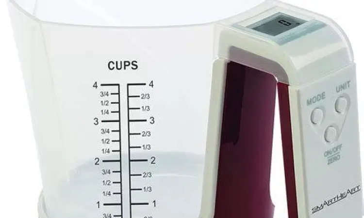 Gelas ukur dan timbangan digital untuk konversi ml ke gram