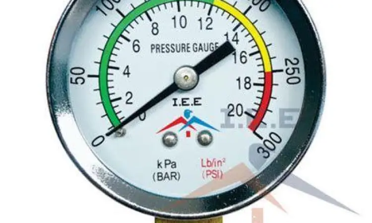 Alat ukur tekanan pada kompresor industri besar