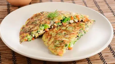 Menu Sehat Telur Dadar Telur dadar dengan campuran sayuran hijau