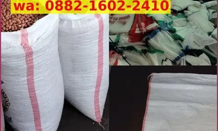 Hasil Panen dalam Kuintal Tumpukan karung beras hasil panen dalam satuan kuintal