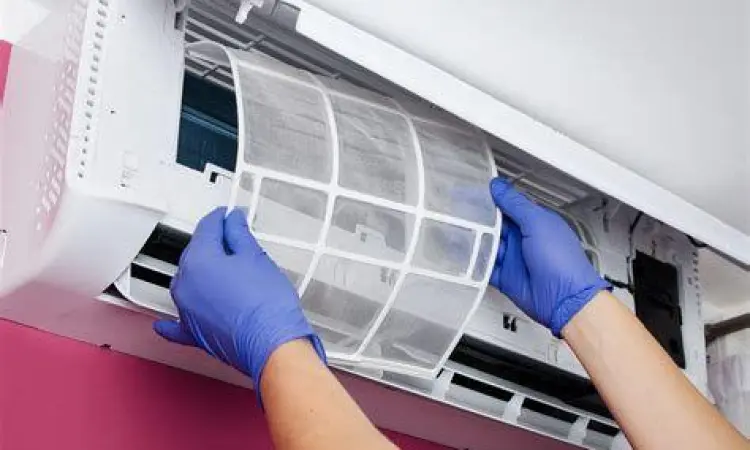 Proses pembersihan filter AC secara rutin