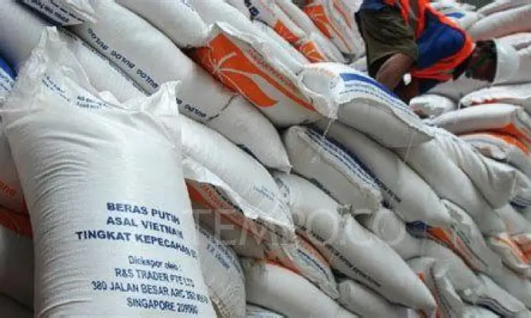 Karung beras 25kg dan 50kg di pasar induk