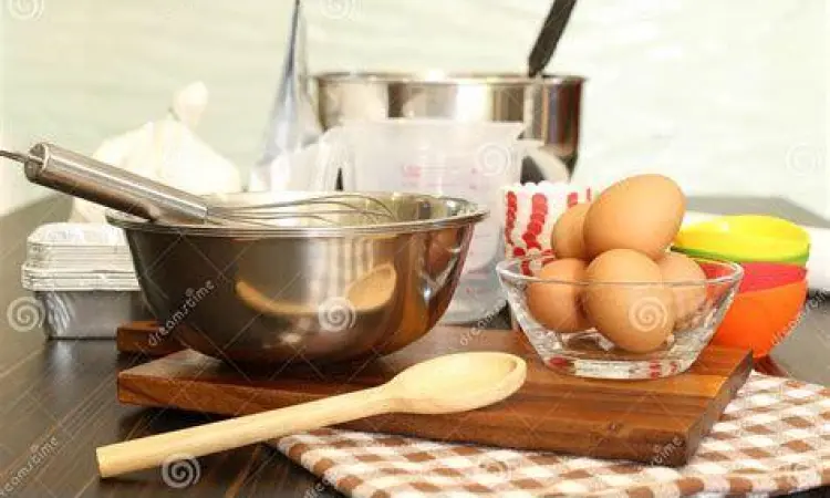 Persiapan Bahan Masak Berbagai bahan kue yang telah ditakar rapi di wadah kecil