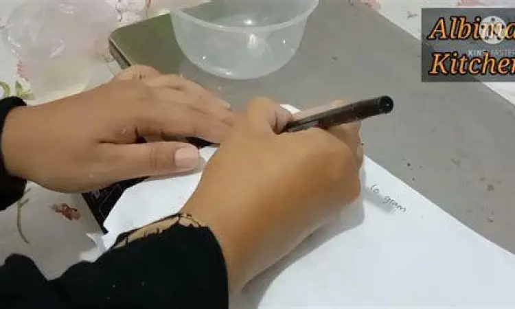 Teknik Menakar Gula Teknik meratakan gula di atas sendok makan