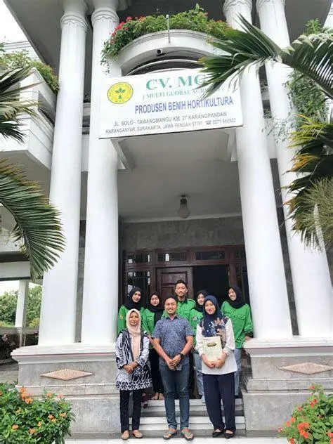 Kegiatan Magang Mahasiswa Mahasiswa magang sebagai implementasi SKS luar kampus