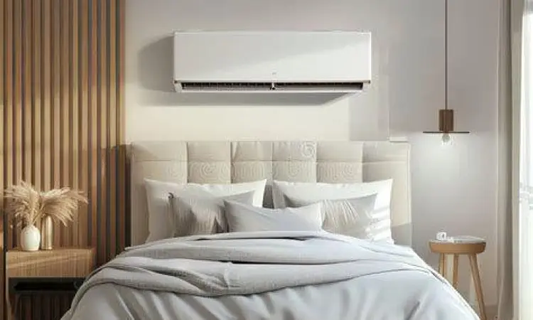 Kamar Tidur Ideal dengan AC 1 PK Interior kamar tidur dengan AC 1 PK yang terpasang di dinding