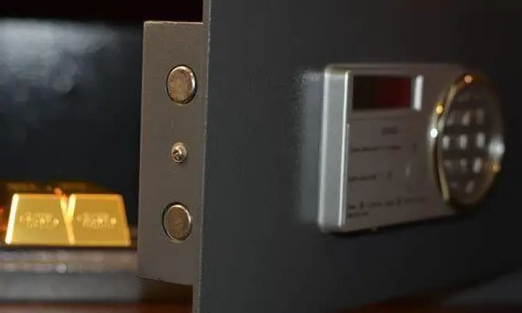 Penyimpanan emas batangan 1 kg di Safe Deposit Box