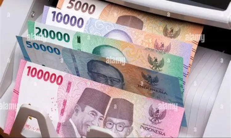 Menghitung tumpukan uang rupiah untuk memahami 1 m berapa juta