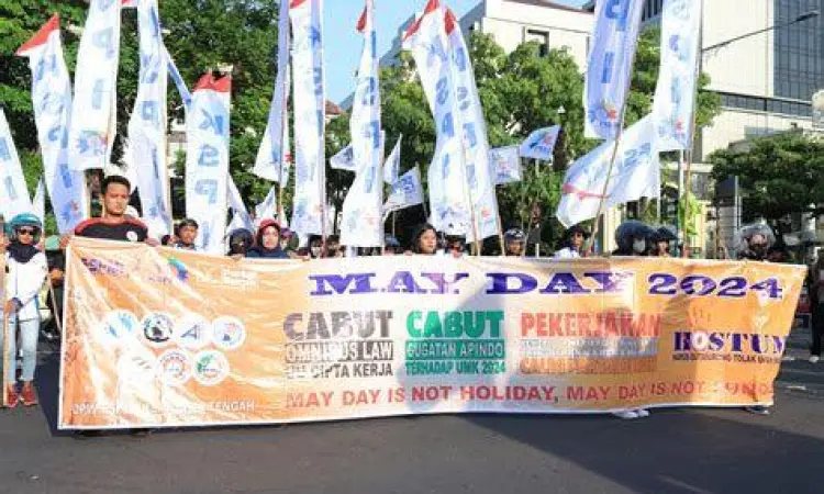 Aksi May Day di Indonesia Buruh melakukan unjuk rasa di Jakarta