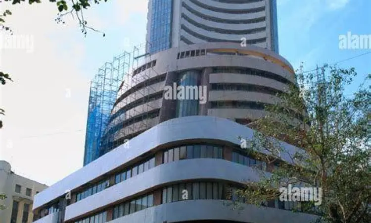 Gedung bursa efek Mumbai yang mewakili kekuatan ekonomi India