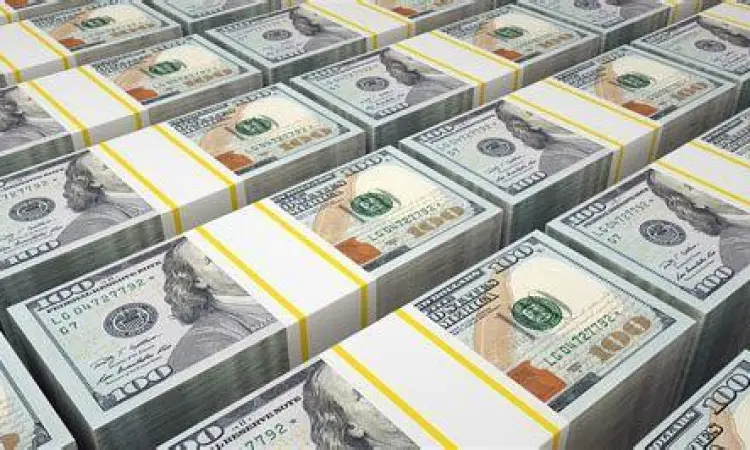 Mata Uang USD Tumpukan uang dollar Amerika Serikat