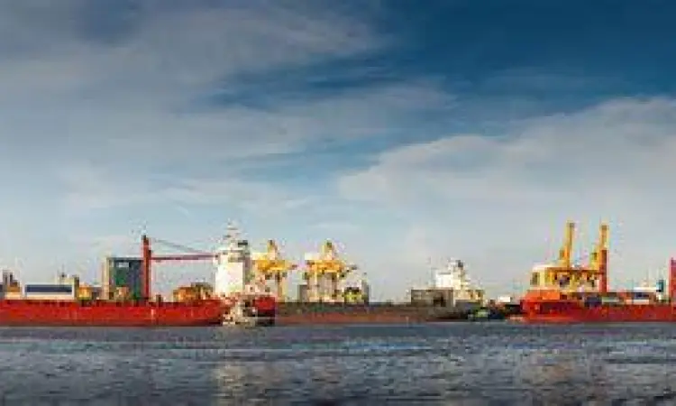 Dampak Kurs pada Impor Kontainer pengiriman barang impor di pelabuhan