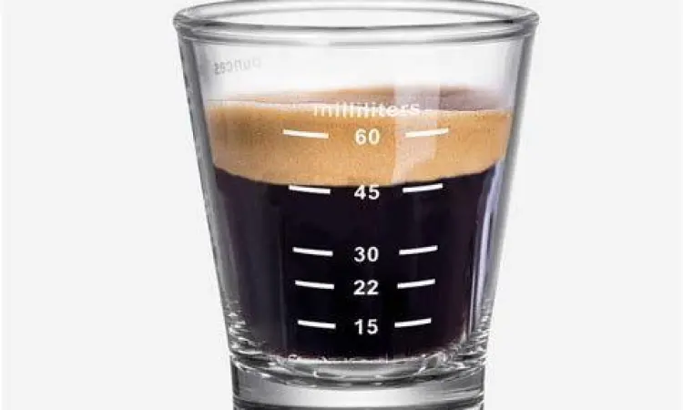 Pengukuran Volume Espresso Gelas ukur dengan tanda mililiter untuk kopi