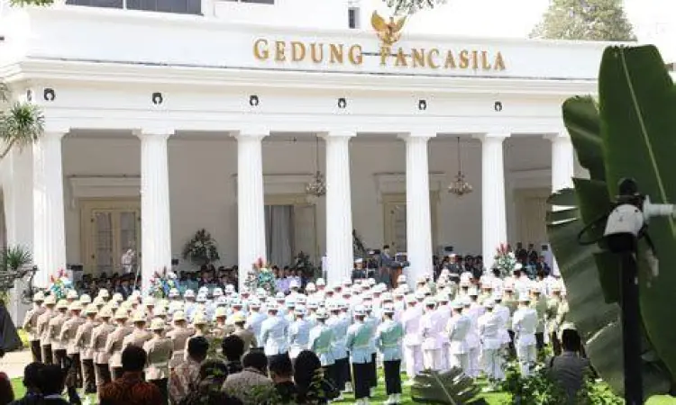 Upacara 1 Juni Kegiatan upacara bendera memperingati Hari Lahir Pancasila