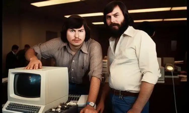 Logo Apple pertama dan para pendirinya