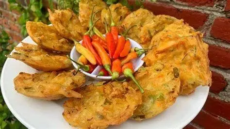 Daftar Gorengan Populer Kumpulan gorengan bakwan tempe tahu isi