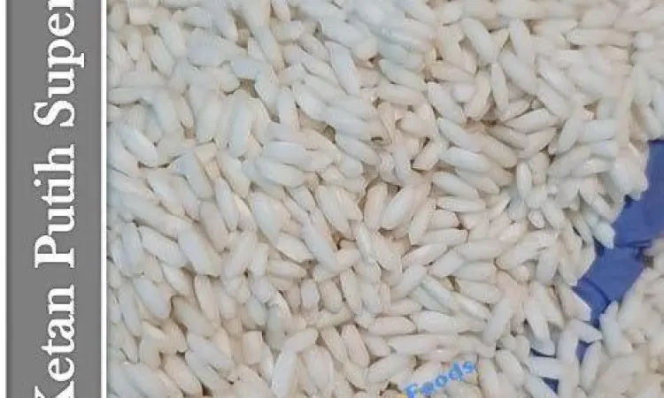 Beras putih berkualitas yang siap dimasak